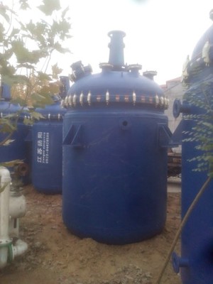 蘇州地區(qū)二手3000升搪玻璃反應(yīng)釜的廣泛應(yīng)用與選購(gòu)指南